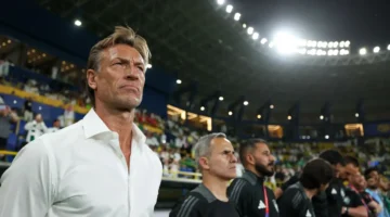 رينارد يغير موقفه من نجم الأهلي بعد مباراة العراق: ما الذي أثار الجدل؟